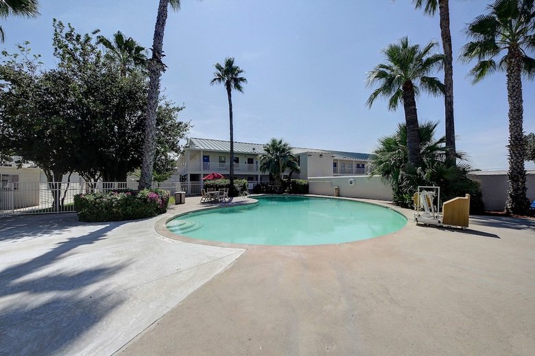 Motel 6 Laredo, Tx - North I-35