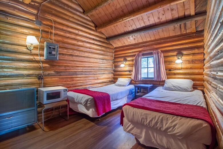 Cabana Kootenay Park Lodge
