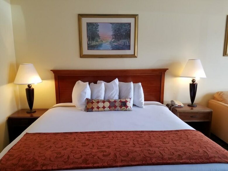 Motel Sun Inn & Suites