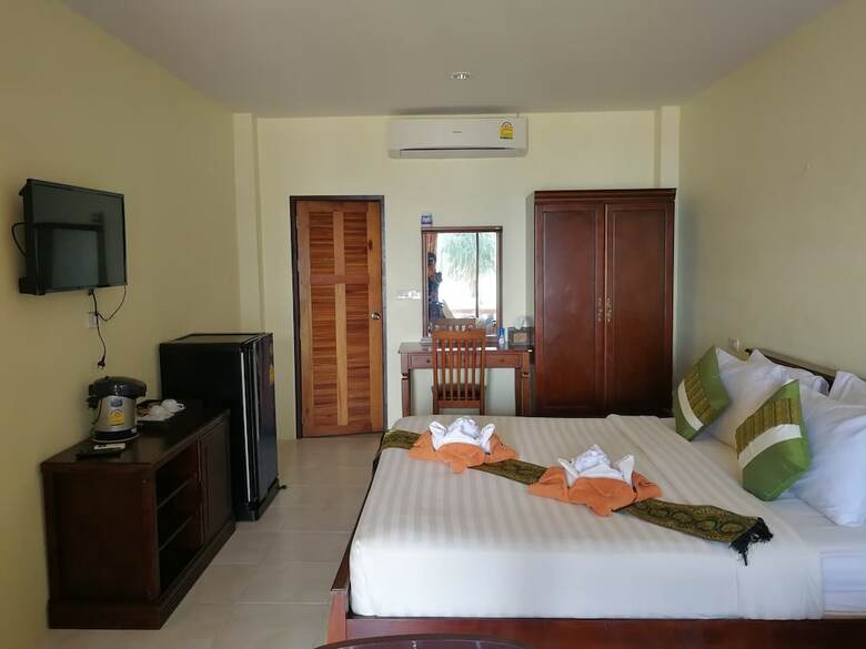 Hotel Baan Rim Lay