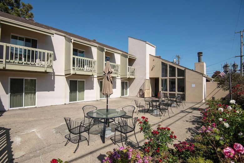 Hotel Cannery Row Inn