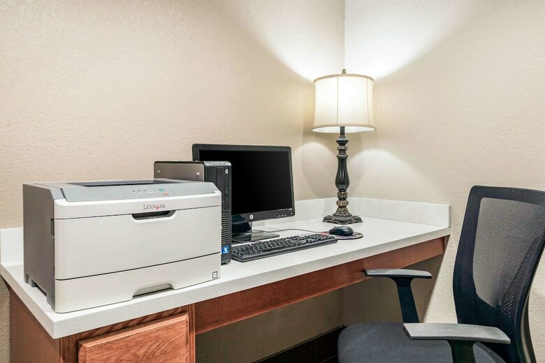 Hotel Comfort Inn Wings Stadium