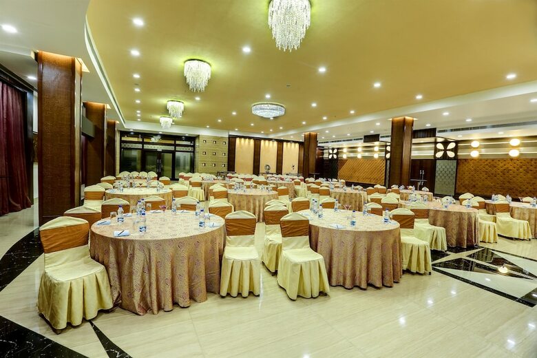 Golden Chariot Vasai Hotel And Spa