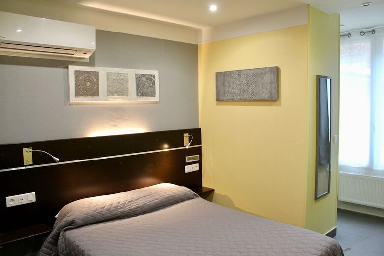 Hotel H�tel Des Pyr�n�es