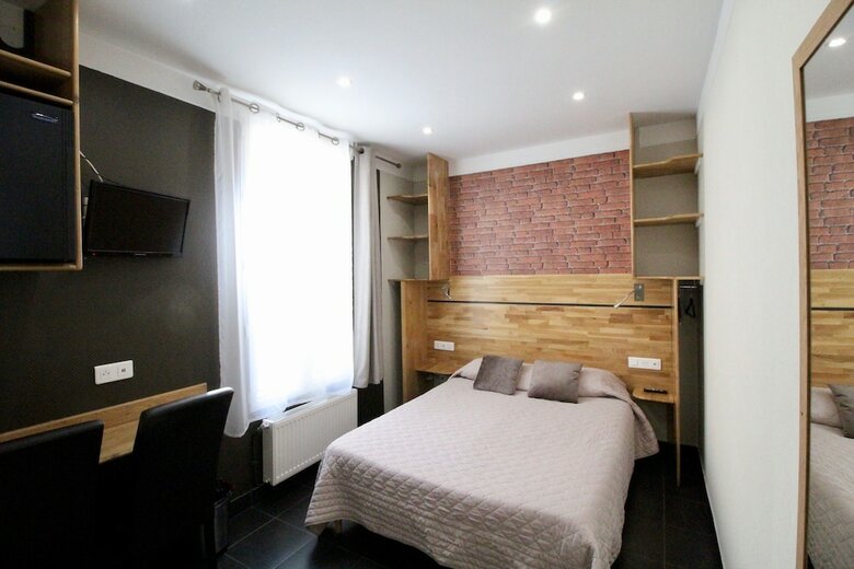 Hotel H�tel Des Pyr�n�es