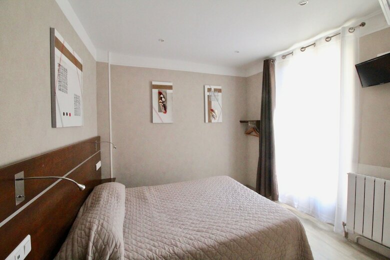 Hotel H�tel Des Pyr�n�es