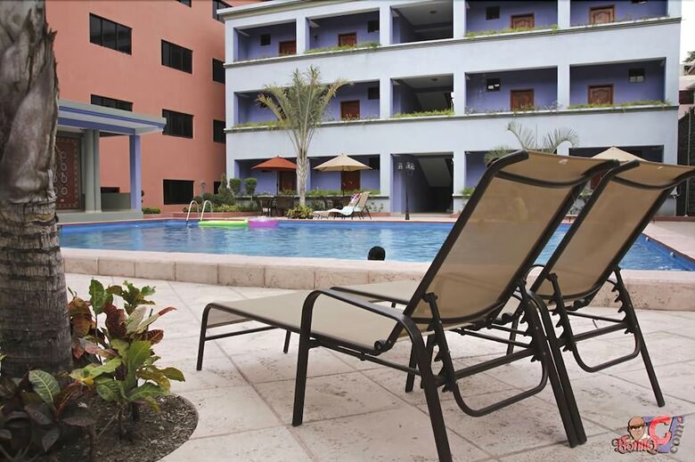Le Monte Cristo Hotel & Suites