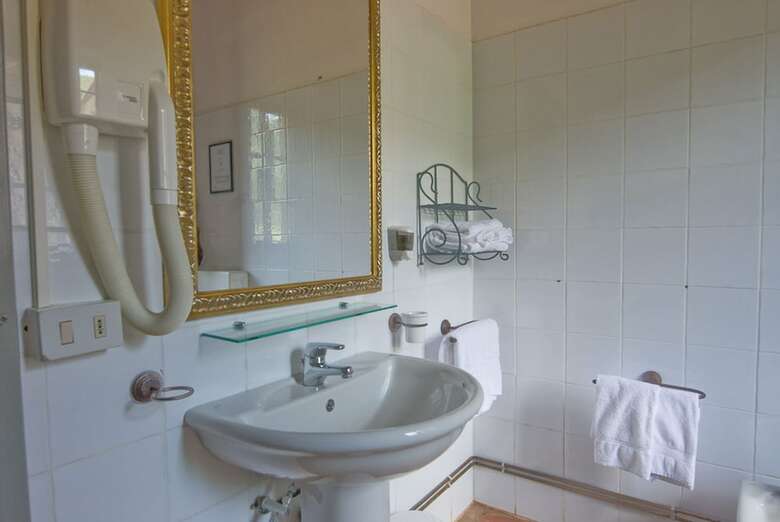 Agroturismo Antico Casale Di Montegualandro & Spa