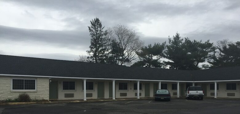 Track & Turf Motel