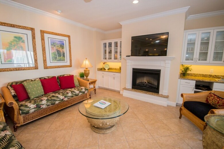 Tortuga Inn Beach Resort