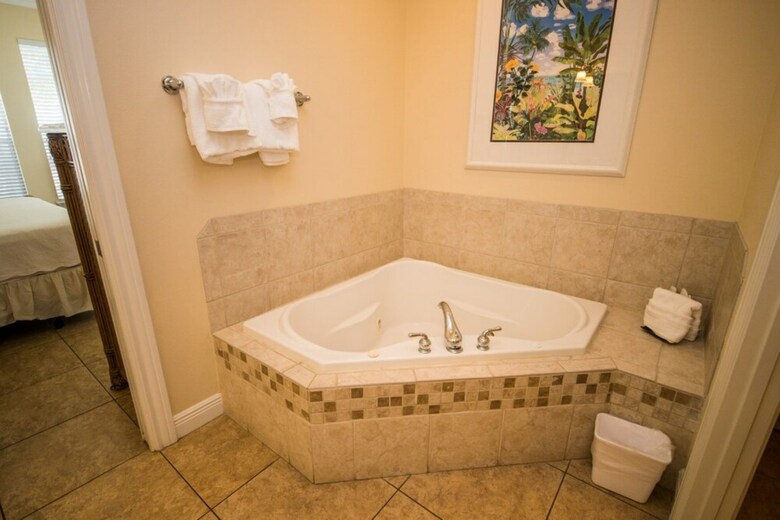 Tortuga Inn Beach Resort