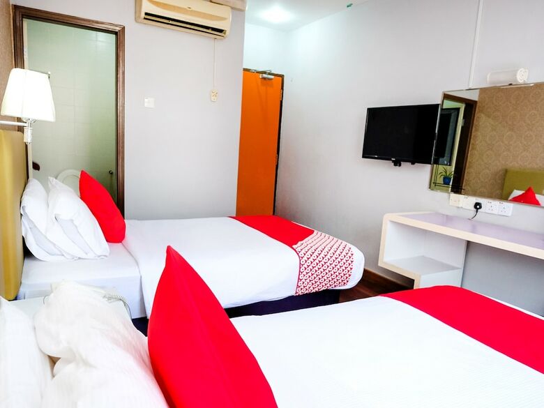 Oyo 546 Grand City Hotel