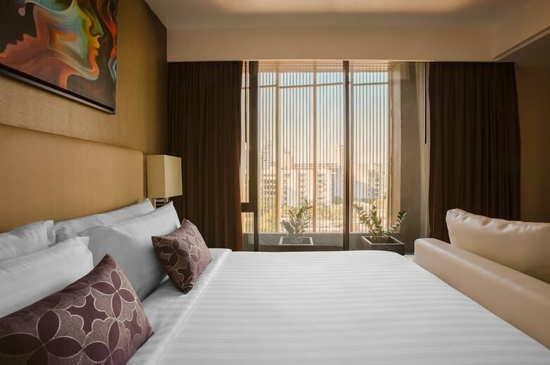 Hotel Adelphi Forty-nine