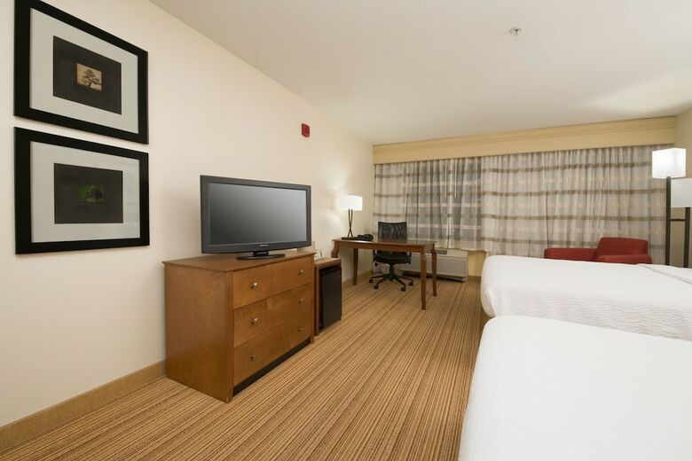Hotel Courtyard By Marriott Sacramento Folsom