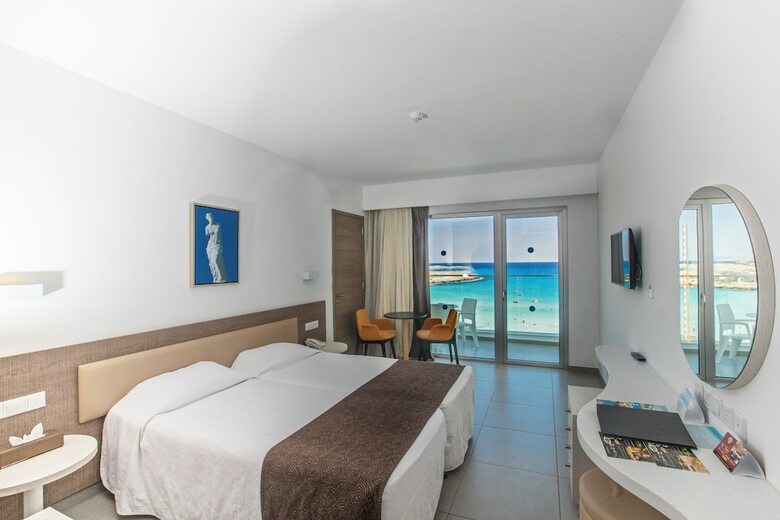 Vassos Nissi Plage Hotel