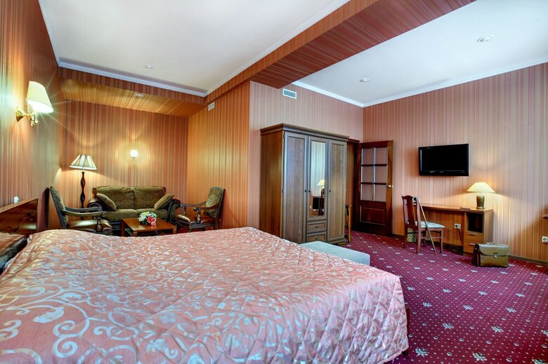 Guyot Business Boutique Hotel