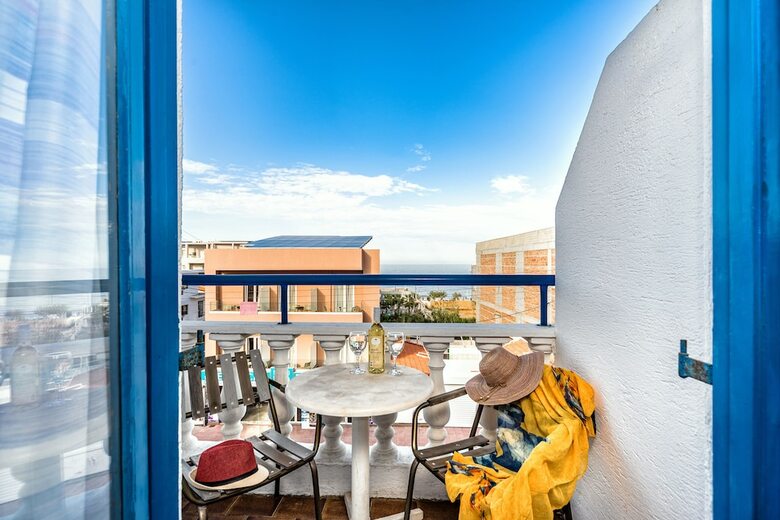 Iro Hotel