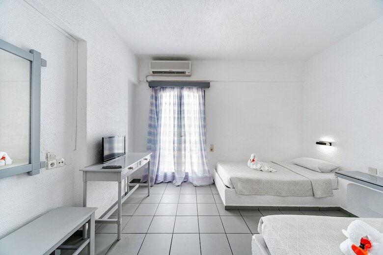 Iro Hotel