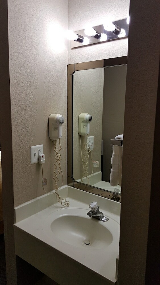 Hotel Fairbridge Inn Express
