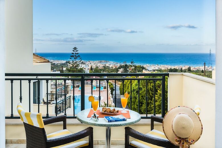 Aparthotel Pilot's Villas Luxury Suites