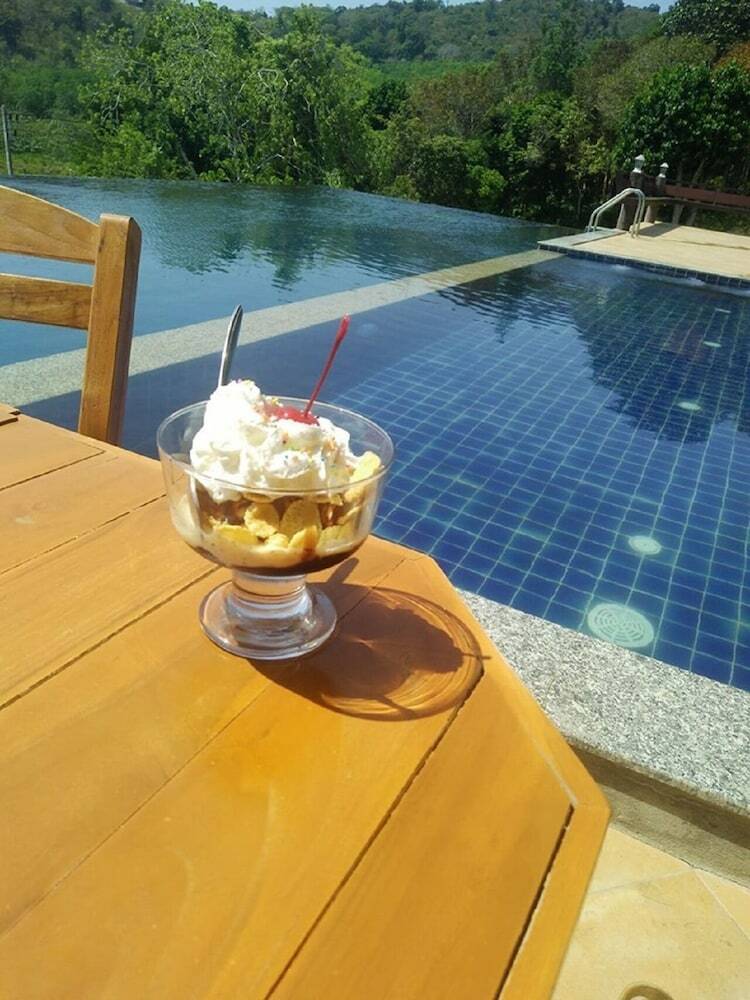 Hotel Phuchawee Lanta Villa