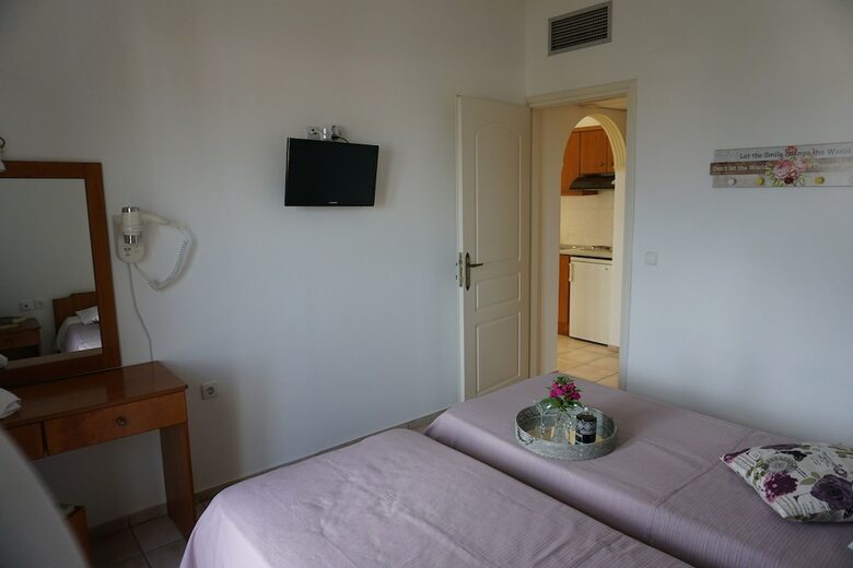 Aparthotel Aspri Petra