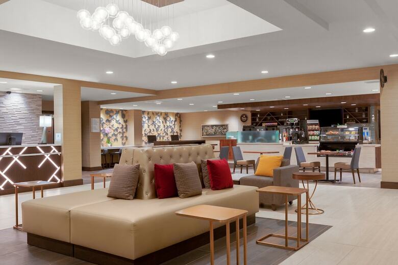 Hotel Holiday Inn La Mirada