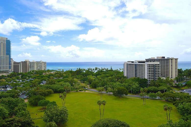 Luana Waikiki Hotel & Suites