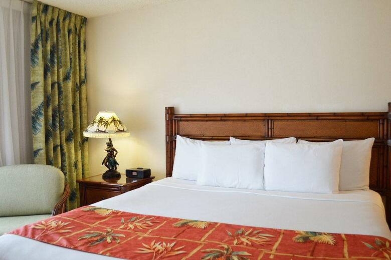 Luana Waikiki Hotel & Suites
