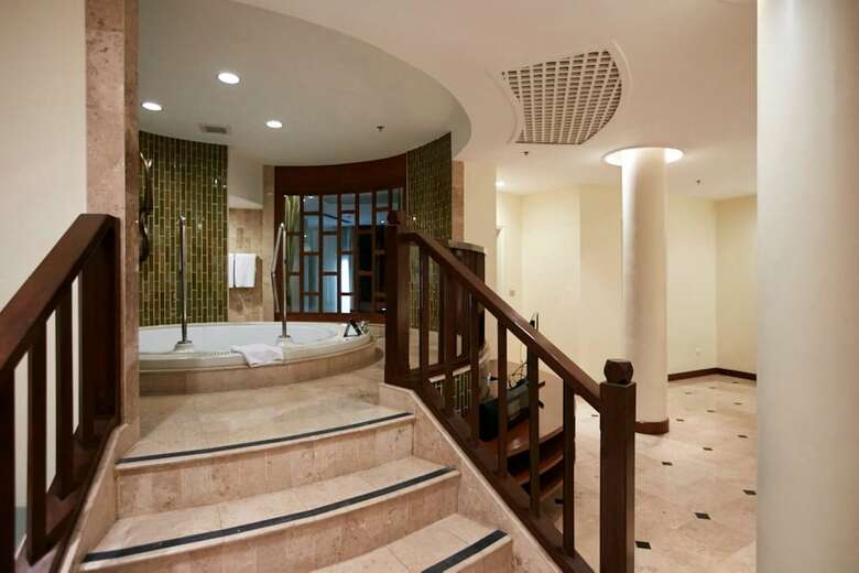 The Davis Bangkok Hotel