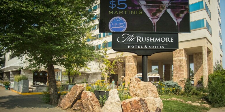The Rushmore Hotel & Suites, Bw Premier Collection