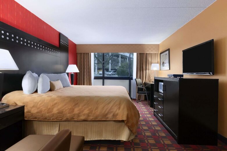 Hotel Ramada By Wyndham Rochelle Park Near Paramus