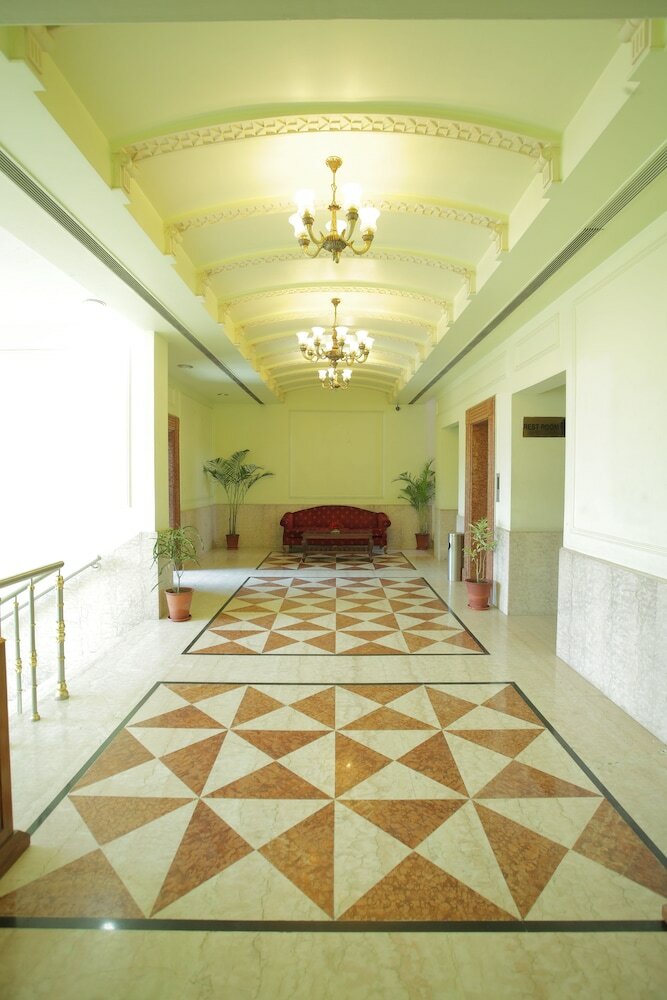 Hotel Om Tower