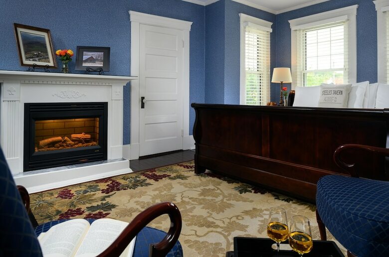 Bed & Breakfast Steeles Tavern Manor