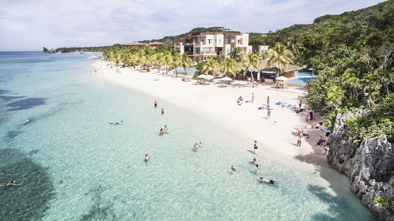 Hotel Grand Roatan Caribbean Resort