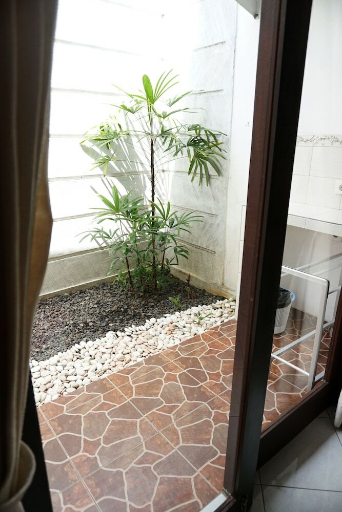 Hotel Louto Dmell Guesthouse