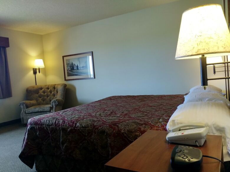 Madelia Hotel & Suites