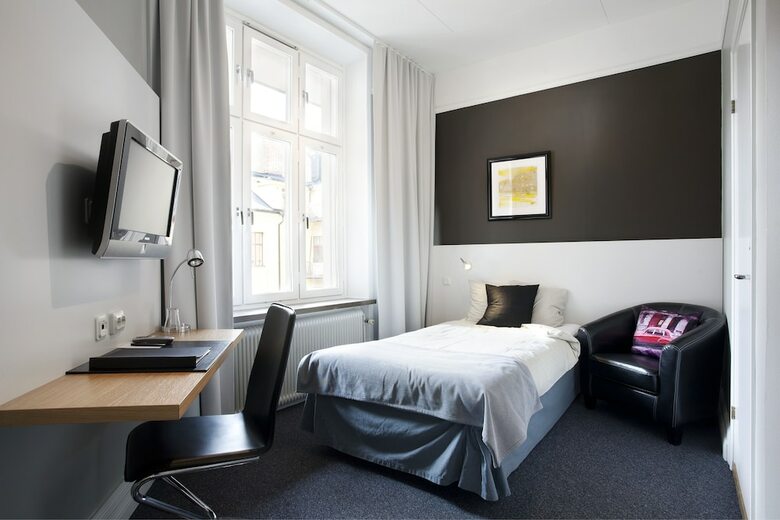 First Hotel �rebro