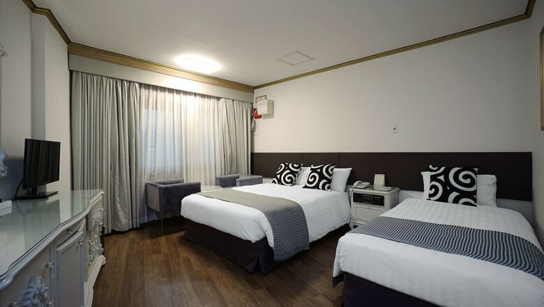 Insadong Crown Hotel