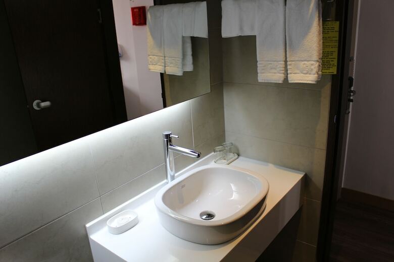 Insadong Crown Hotel