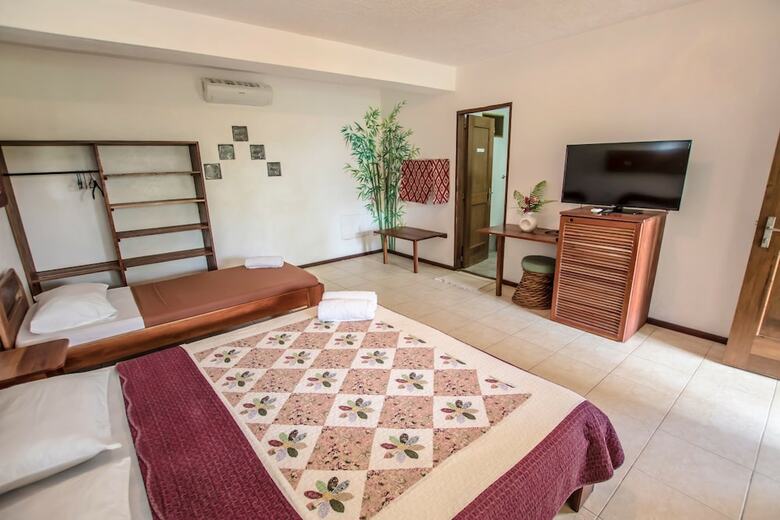 Hotel Bamboo Bungalows