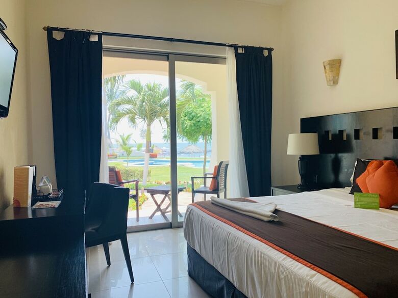 Hotel Playa Caracol