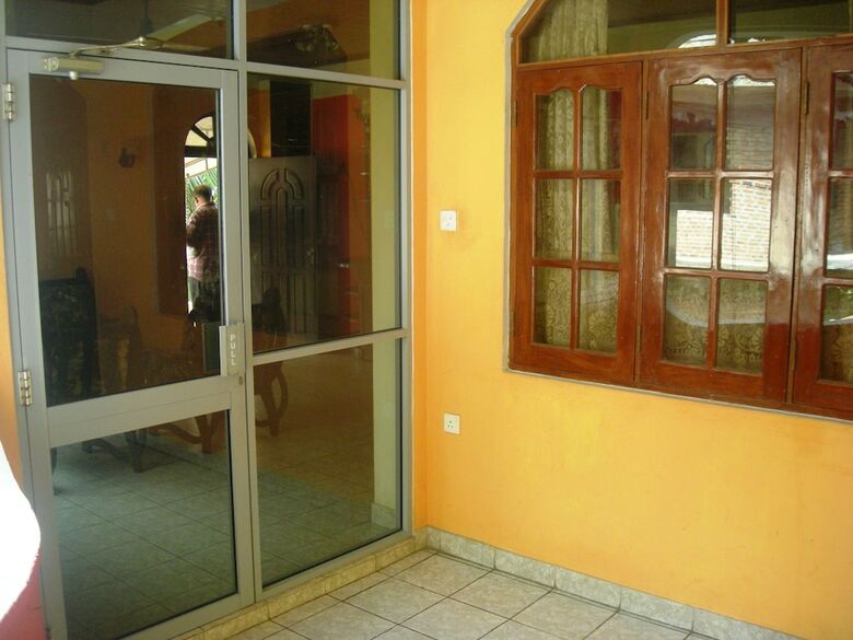 Hotel Sri Lak Inn
