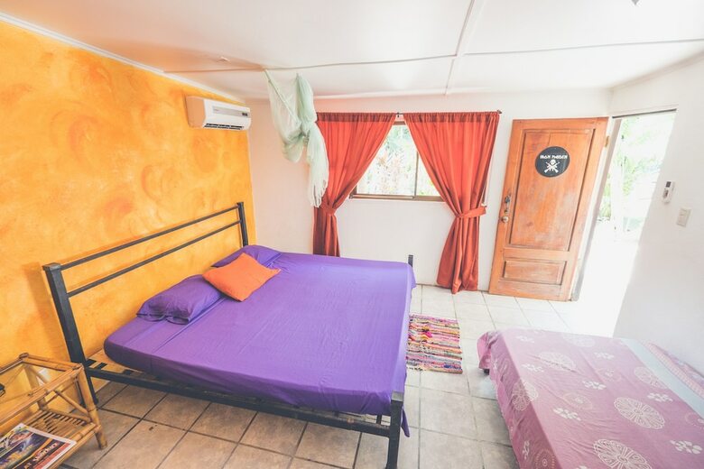 Hostal Pura Vida Hostel