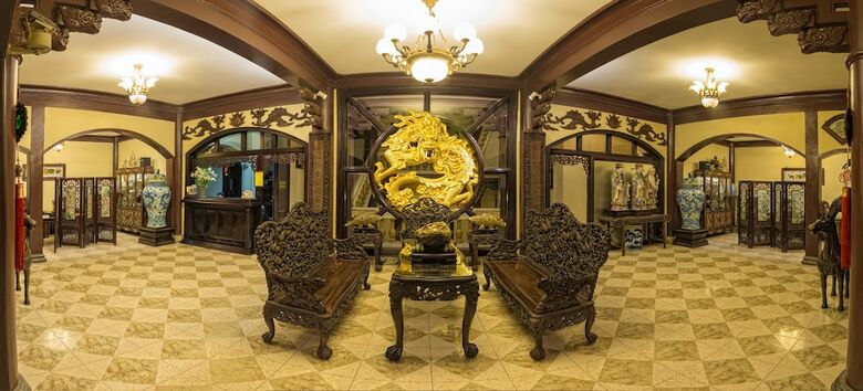 Dragon Hotel