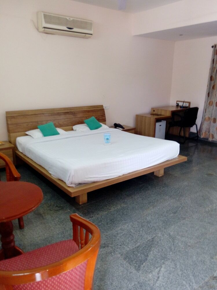 Hotel Serenity Inn Elite
