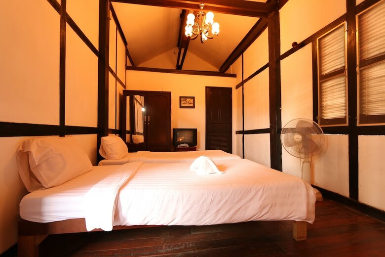 Villa Lao Traditional House Hotel