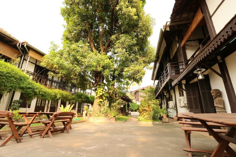 Villa Lao Traditional House Hotel