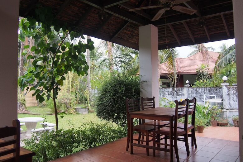 Villa Lao Traditional House Hotel