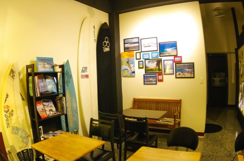 Hotel Waverider House